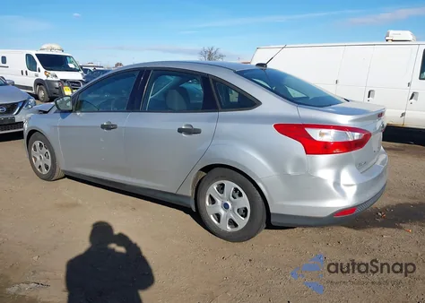 2014 Ford Focus S z USA, uszkodzony, nr VIN 1FADP3E28EL282747